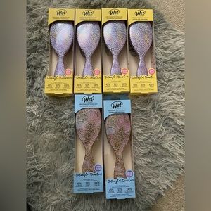 6 Brand new in box limited edition wet brushes